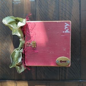 Holiday Themed Photo Display Block